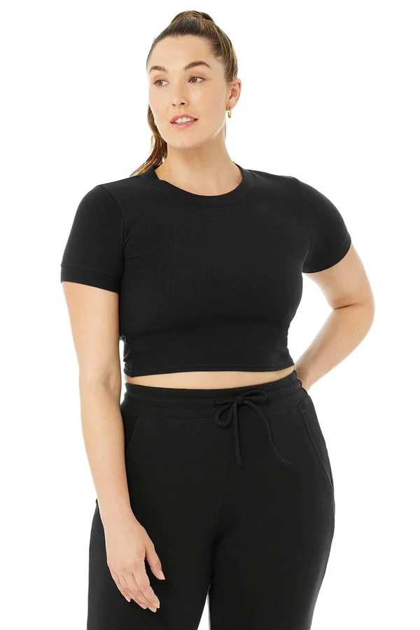 Micro Waffle Sierra Short Sleeve Top in Black - Size: Large, Alo Yoga