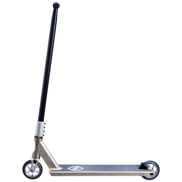 Pro Scooter Striker Gravis (Raw)
