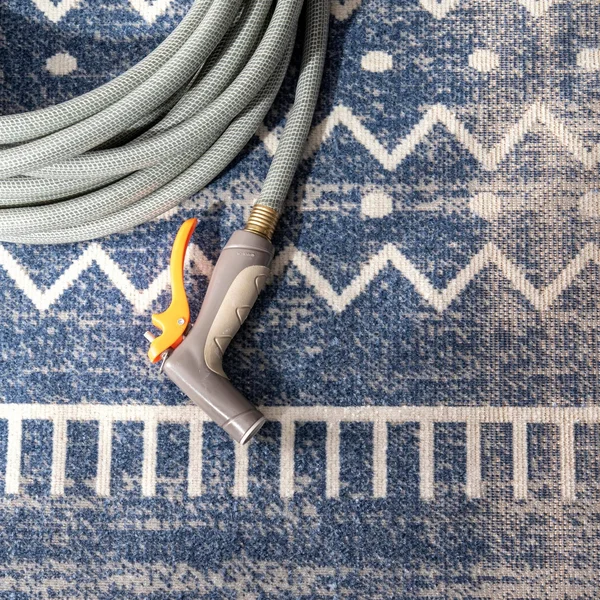 nuLOOM Transitional Native Tribal Indoor/ Outdoor Tassels Area Rug (5& x 8& - Beige)