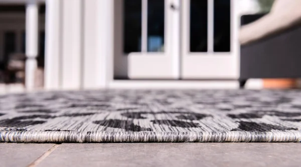 Outdoor Safari Light Gray 8 ft Round Area Rug Indoor Outdoor Rug