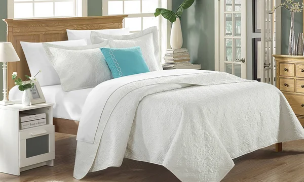 Chic Home QS3870-US Marcedona Traditional Embroidery Quilt Set with Embrdoidered Decorative Pillow - Luxury Quilt Collection - W