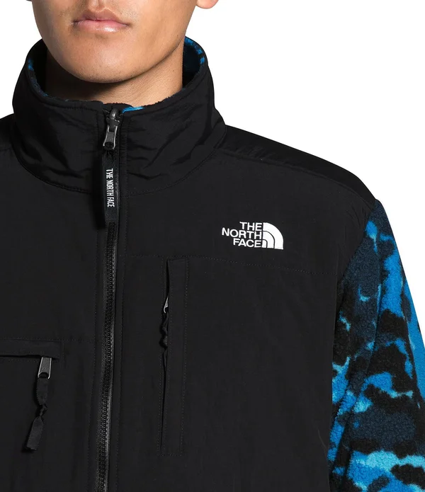 The North Face Men's 95 Retro Denali Jacket - Small - Clear Lake Blue Digi Topo Print