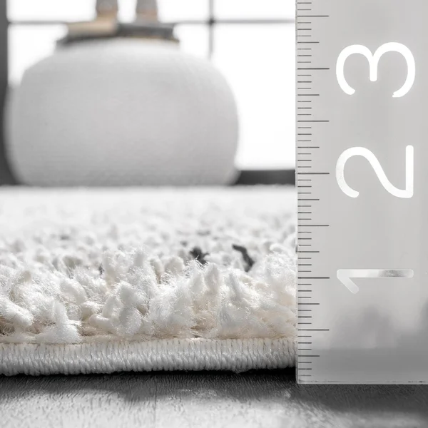 nuLOOM Nieves Moroccan Diamond Shag Area Rug, 10& Round, Off White
