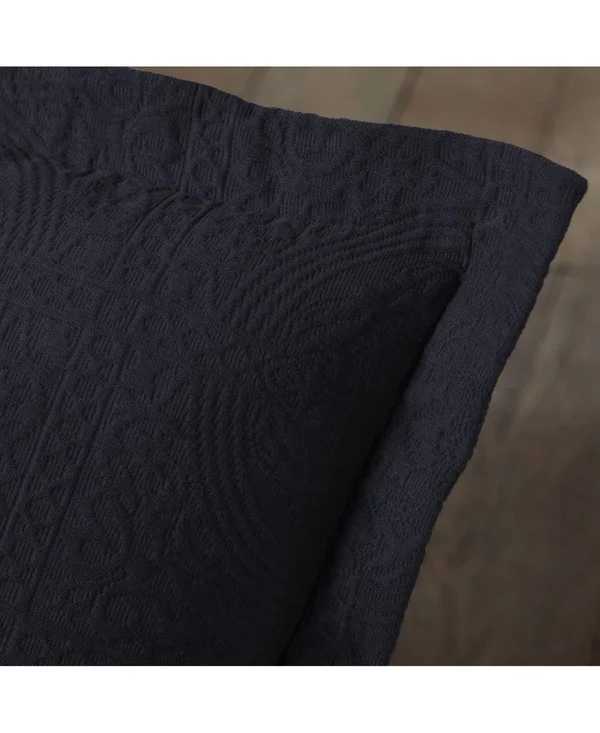 Superior 100% Premium Cotton Oversized Medallion Pattern All-Season Bedspread King Black