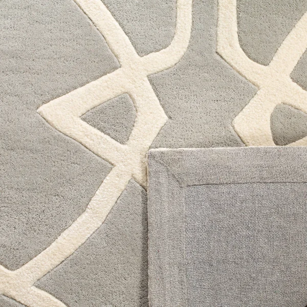 Safavieh Capri Grey & Ivory 8& x 10& Rug