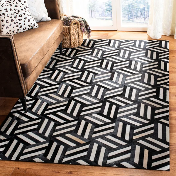 Safavieh Studio Leather STL219A Ivory - Black 5& x 8& Area Rug