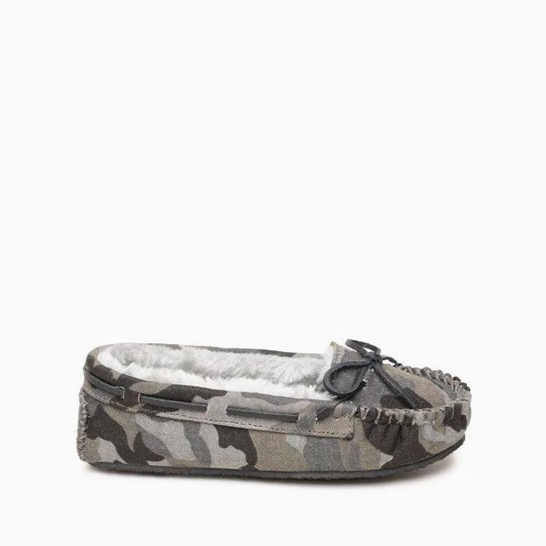 Minnetonka Women's Cally - Grey Camo - 10