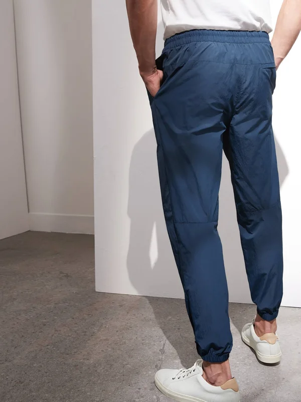 Banana Republic Men's Slim Water-Repellent Jogger Niagara Navy Size M