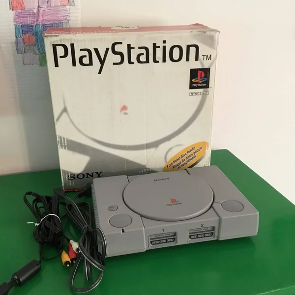 Sony PlayStation SCPH-5501 PS1 + Box Instructions Dualshock 2 Cords & Game Works