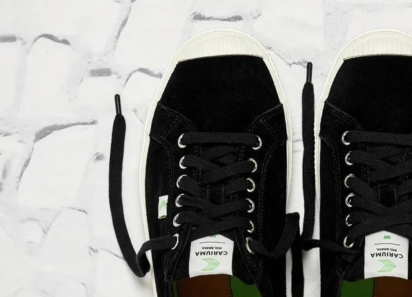 Cariuma Oca Low Black Suede Sneaker Women - Black