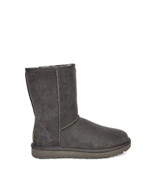 Ugg Classic II Short Women's Boots in Cascade Size 05