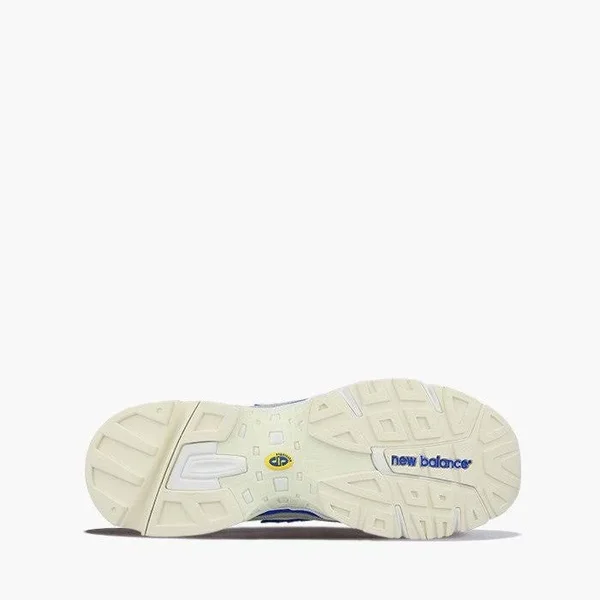 New Balance 827 Sneaker