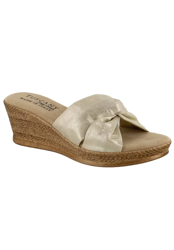 Easy Street Dinah 9 Women's Champagne