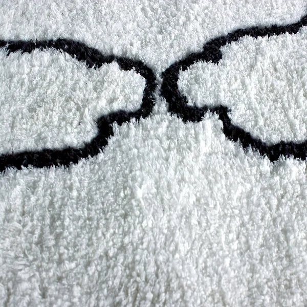 Superior Trellis Hand Woven Shag Area Rug (5'X8') White