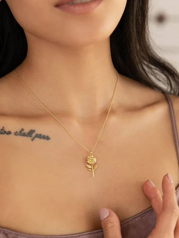 Rosa Pendant Necklace Gold