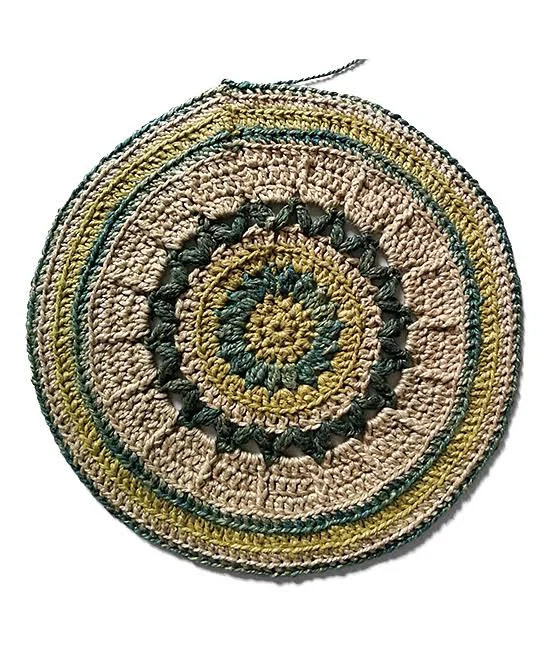 Darn Good Yarn Craft Kits NA - Beige Circle Silk Banjo Bag Kit