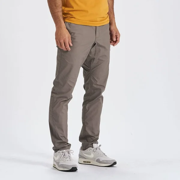 Ripstop Climber Pants by Vuori in Cocoa, Size Small