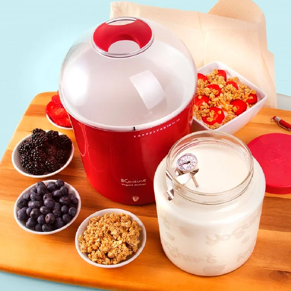 Euro Cuisine 2qt yogurt and Greek yogurt Maker with Glass Jar (Red)