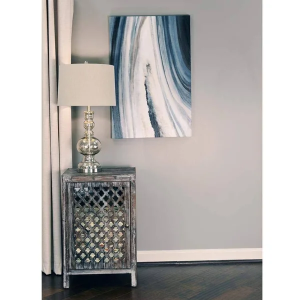 Decor Therapy Quatrefoil Distressed Gray Mirror Accent End Table