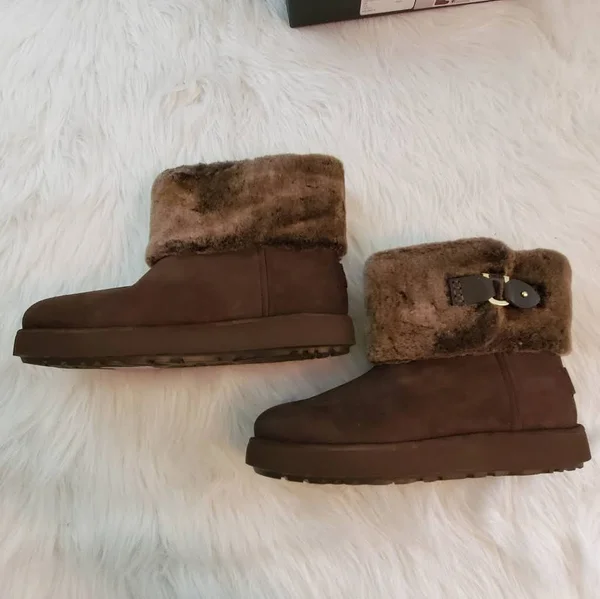 Ugg Women's Classic Berge Mini Suede in Brown, Size 6