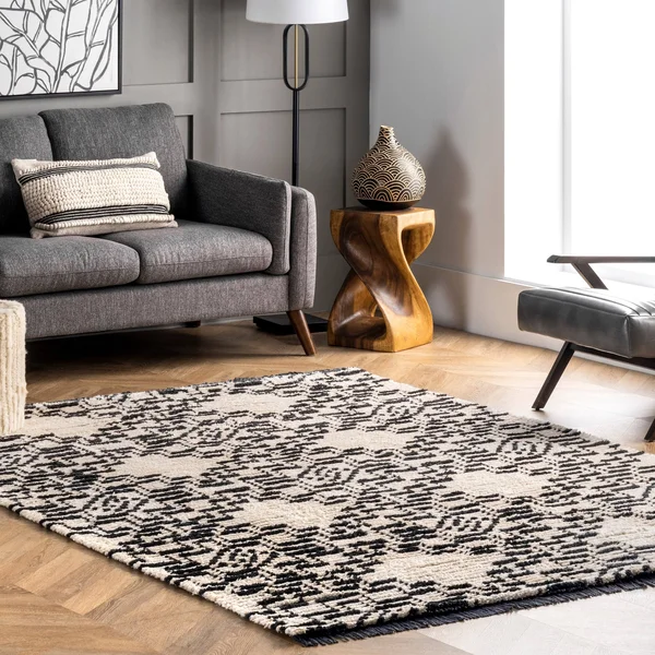 nuLOOM Celia Soft Shag Abstract Aztec Fringe Beige 6 ft. 7 in. x 9 ft. Indoor Area Rug