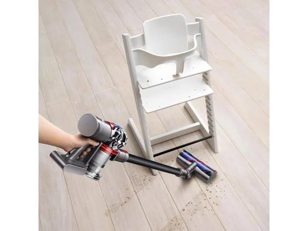 Dyson V7 Absolute Cordless Vacuum - Black, Refurbished
