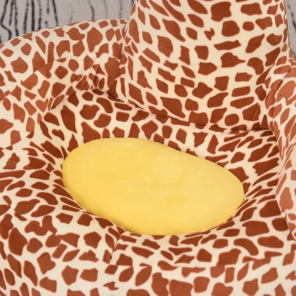 Qaba Giraffe Shaped Kid Sofa Flannel Covered Armchair Stick Horse Child Chair with Padded Seat for 18 to 36 Months - Brown