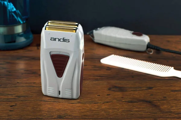 Andis 17150 Profoil Lithium Titanium Foil Cord or Cordless Shaver - White