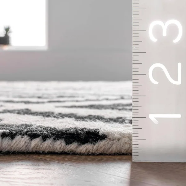 nuLOOM Hand Tufted Kellee Wool Runner Rug - 2& 6x22 x 12&, Black