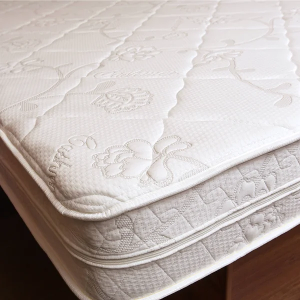 Innerspace Luxury Products 8-Inch RV Luxury Deluxe Reversible Memory Foam Mattress, Short Queen