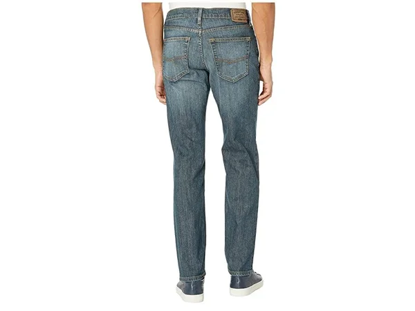 Signature by Levi Strauss & Co. Gold Label Men's Athletic Fit Jean