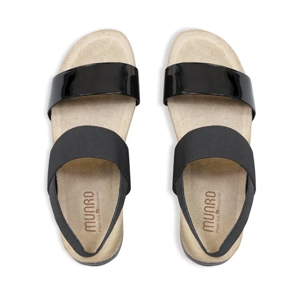 Munro Women's Pisces, Black Fabric/Patent Size: 9 N