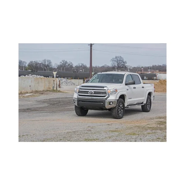 Rough Country 870 Toyota Tundra Leveling Kit 2.5-3