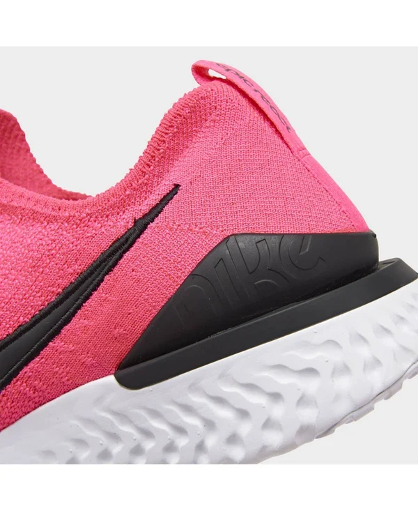 Nike Women's Epic React Flyknit 2 Running Shoes, Size: 7.5, Pink