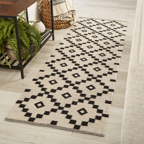 Jrcpl Folke Handmade Geometric Black/ White Area Rug (2& x 3&)