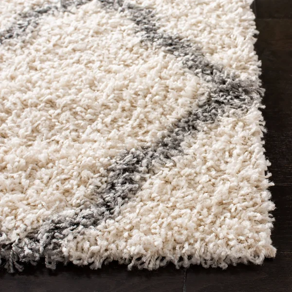 Safavieh Dallas Shag Hacer Trellis 1.5-inch Thick Rug (8& x 8& Round - Ivory/Beige)