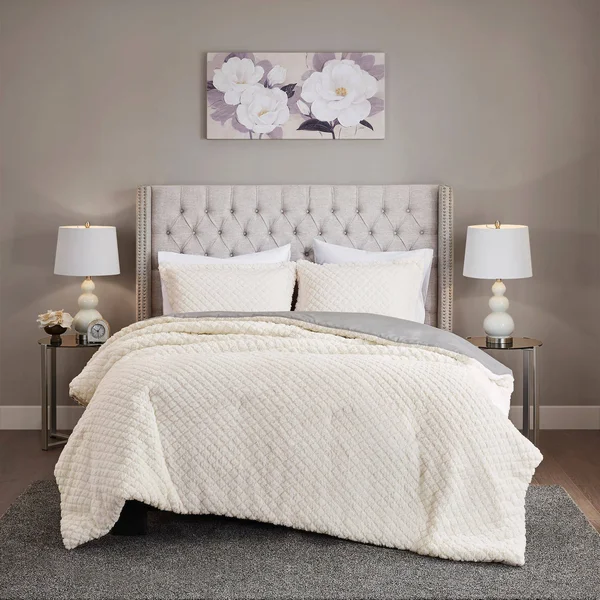 Madison Park - Adler Reversible Textured Sherpa to Faux Mink Comforter Set - Ivory/Grey - King