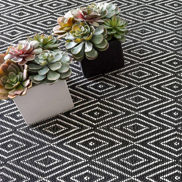 Dash & Albert Diamond Black Ivory Indoor/Outdoor Rug 3ft x 5ft