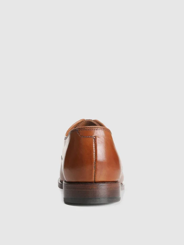 Allen Edmonds Carlyle Plain-Toe Oxford - Walnut
