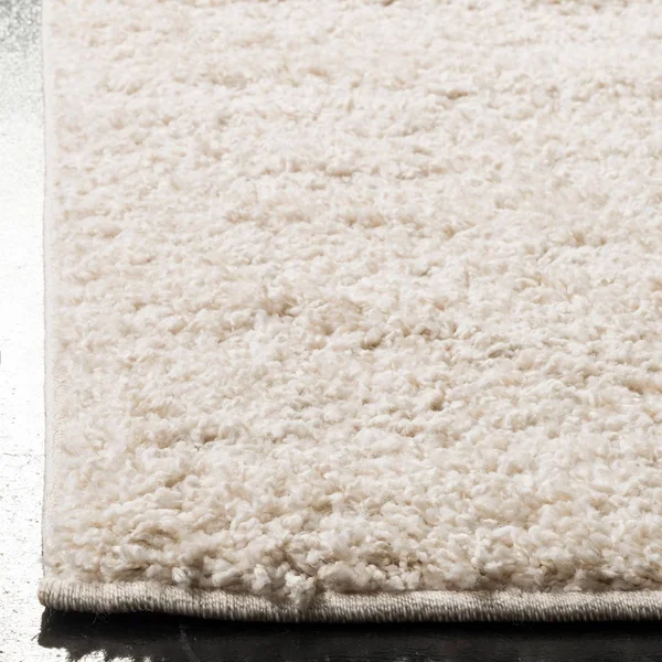 Safavieh New York Shag SG166B Ivory 4& x 6& Area Rug