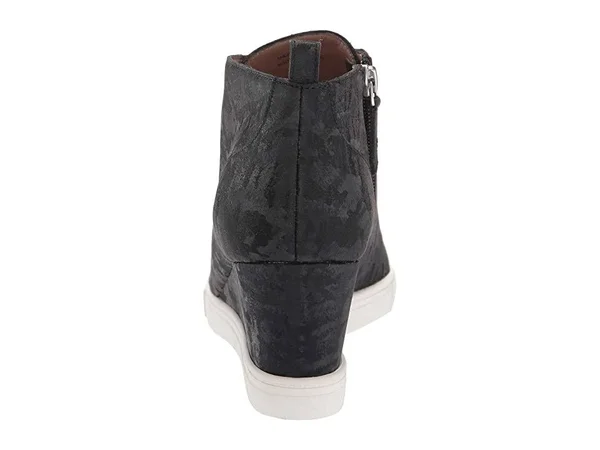 Women's Linea Paolo Felicia III Wedge Sneaker - Size 5.5 M - Black