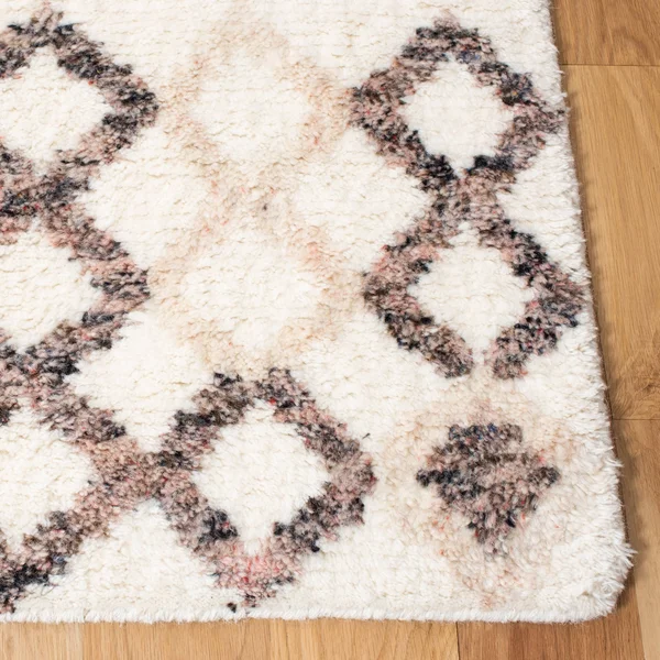 Safavieh Casablanca Rug Collection CSB528A - Ivory - Pink - 4' x 6'