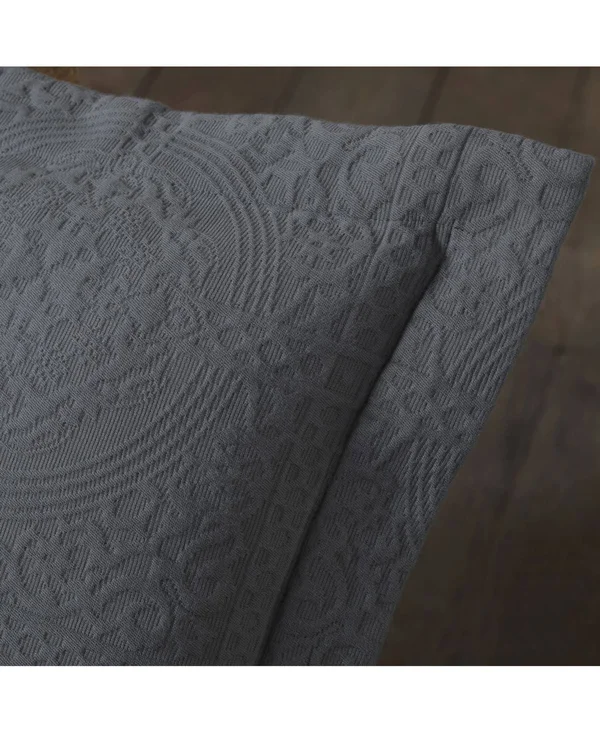 Superior 100% Premium Cotton Oversized Medallion Pattern All-Season Bedspread King Black