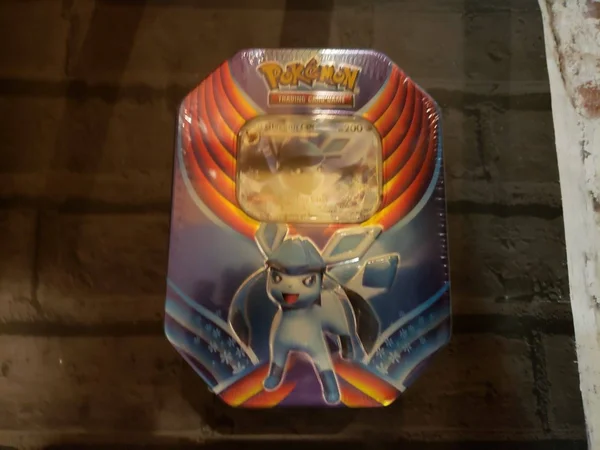 Pokemon Trading Card Game Evolution Celebration Fall Tin, Glaceon-GX