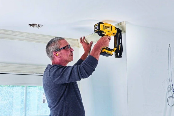 DeWalt DCN662B 20V Max XR 16 GA Cordless Straight Finish Nailer (Tool Only)