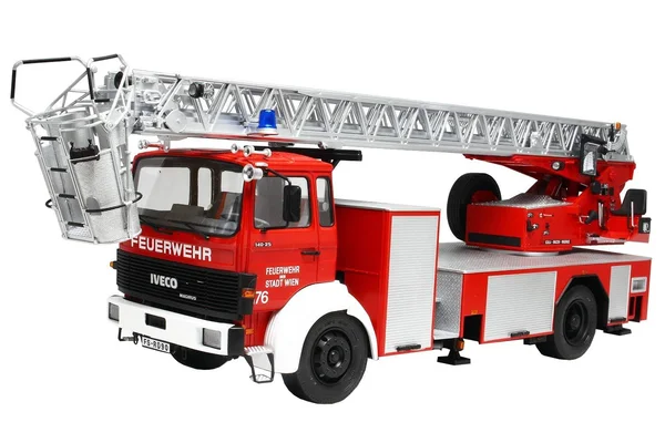 Italeri 3784 - 1/24 IVECO Magirus DLK 23-12 Fire Ladder Truck