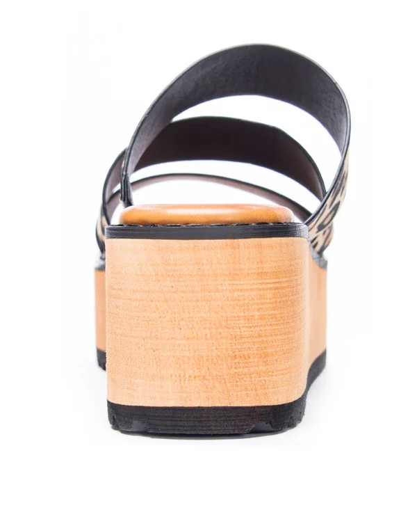 Chinese Laundry Jolt Wedges in Black/Tan Size 6.0