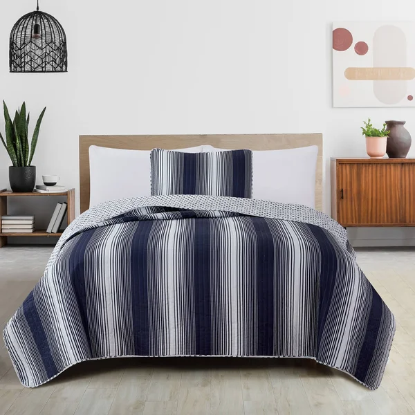 Great Bay Home Everette Ombre Striped Reversible Quilt Set - Twin - Navy