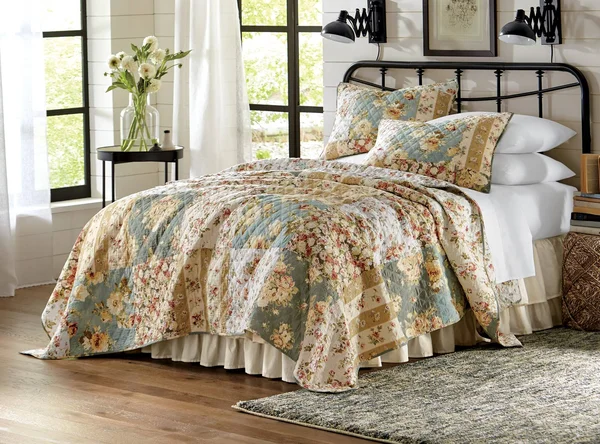 Josephine Oversized Quilt - Polyester/Cotton, Ivory, King (108x22 W x 96x22 L)