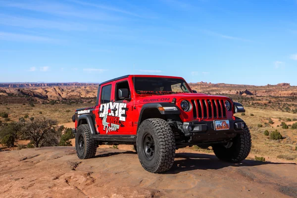 Mickey Thompson Baja Boss A/T Tire 90000036826
